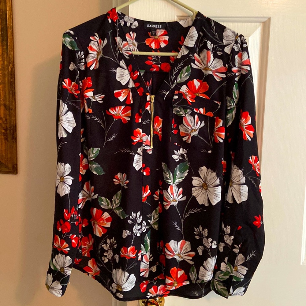 Express blouse with gold zipper size small two pockets on front